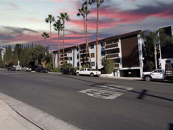 2nd image of 1124 N La Cienega Blvd APT 206