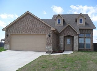 911 SW 80th St, Lawton, OK 73505