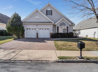 9 Tallman Ln, Somerset, NJ 08873