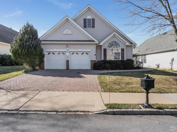 9 Tallman Ln, Somerset, NJ 08873
