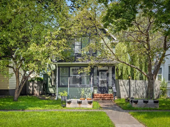 921 4th Ave S, Fargo, ND 58103