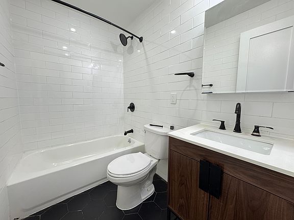 4th image of 2322 Bedford Ave #3C