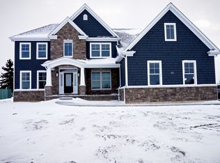 8825 Roll Rd, Clarence Center, NY 14032