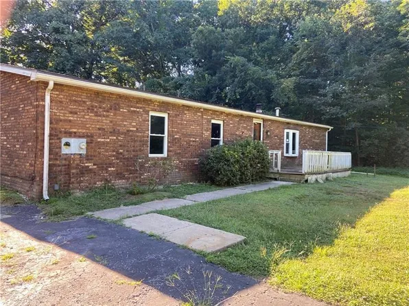 143 Grange Rd, Beaver Falls, PA 15010