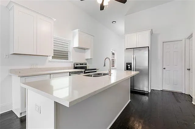 3 bed, 2.0 bath, 1820 sqft, $2,500 — Photo 3