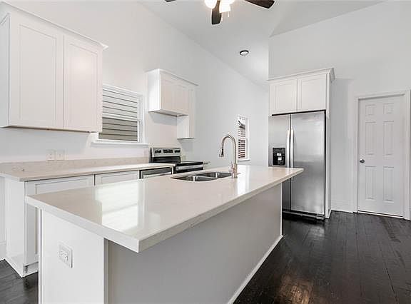 3rd image of 1339 Touro St