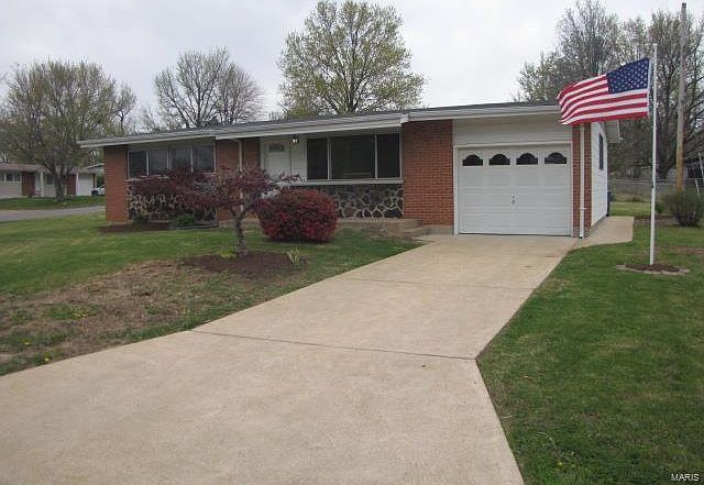 1st image of 1715 Emery Dr