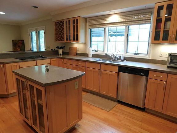 3rd image of 102 Ladue Aire Dr