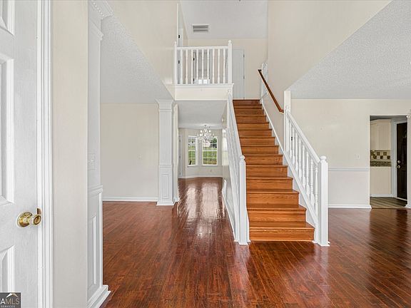 3rd image of 6940 Pompas Ct