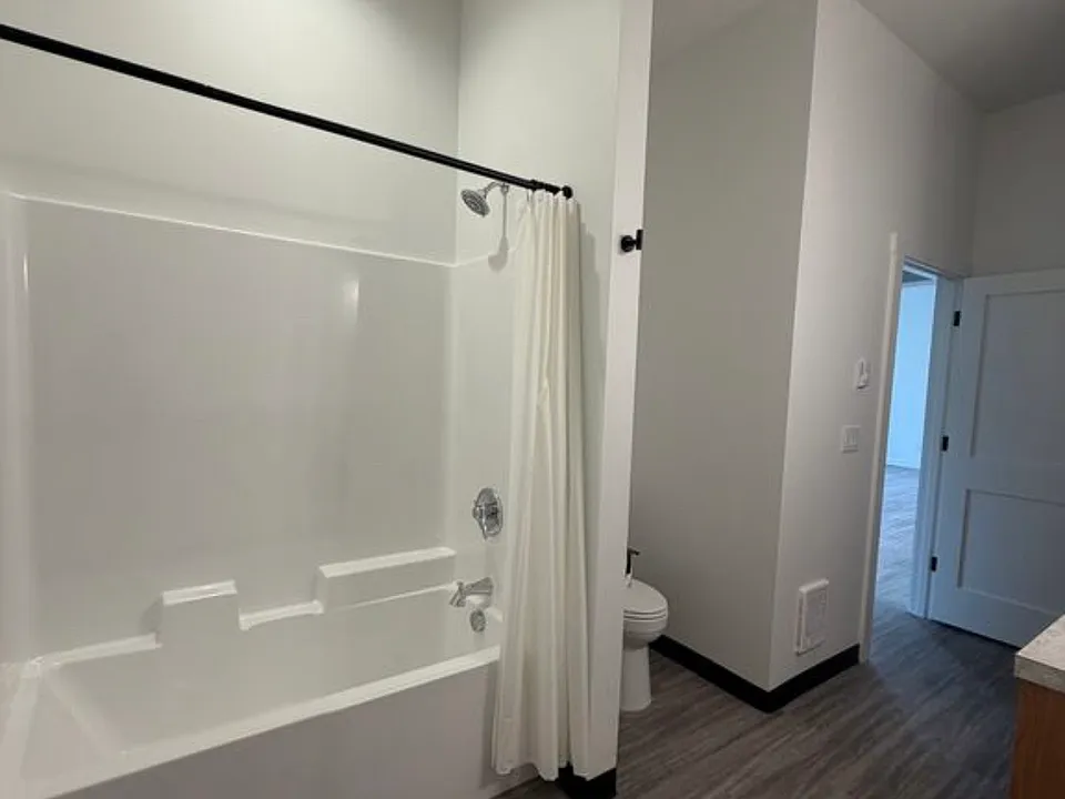 116 Pacific Ave #208