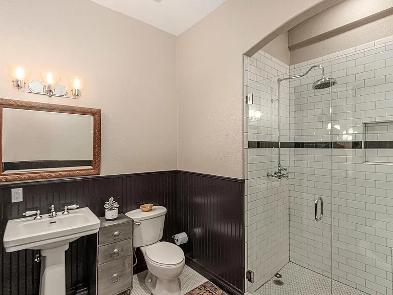 1711 Martin Luther King Blvd — Photo 17