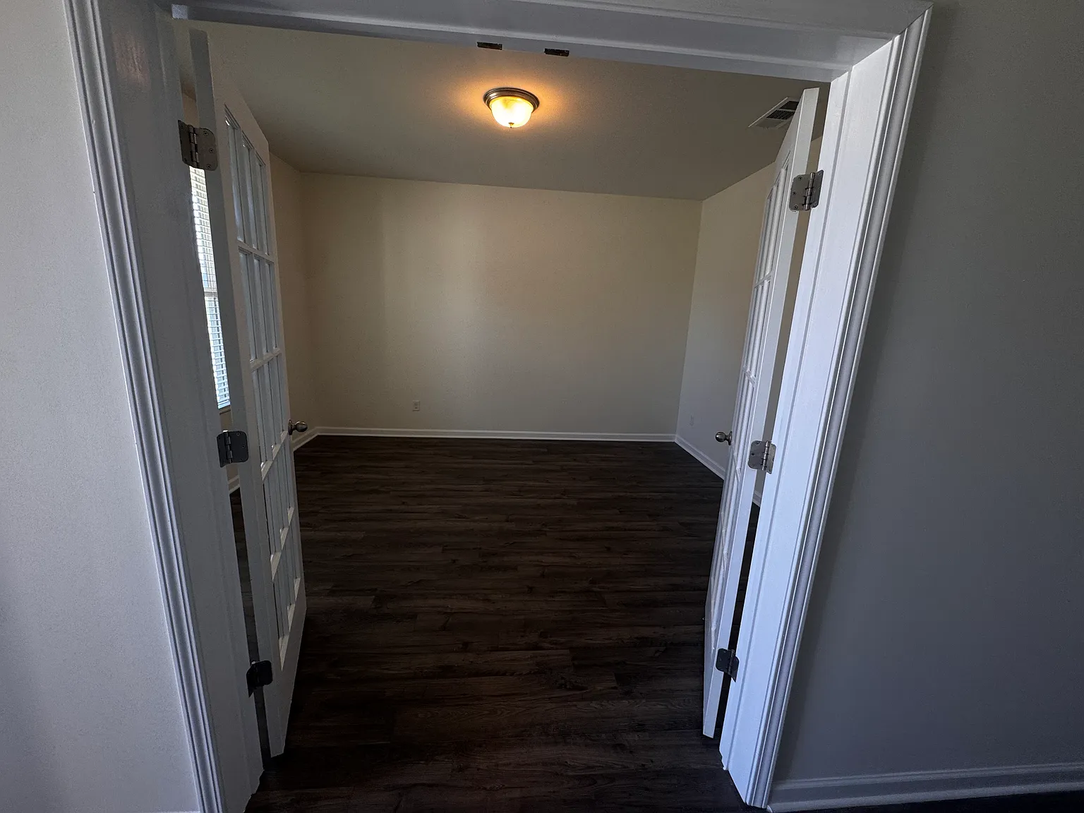3 bed, 2.5 bath, 2732 sqft, $2,800 — Photo 4