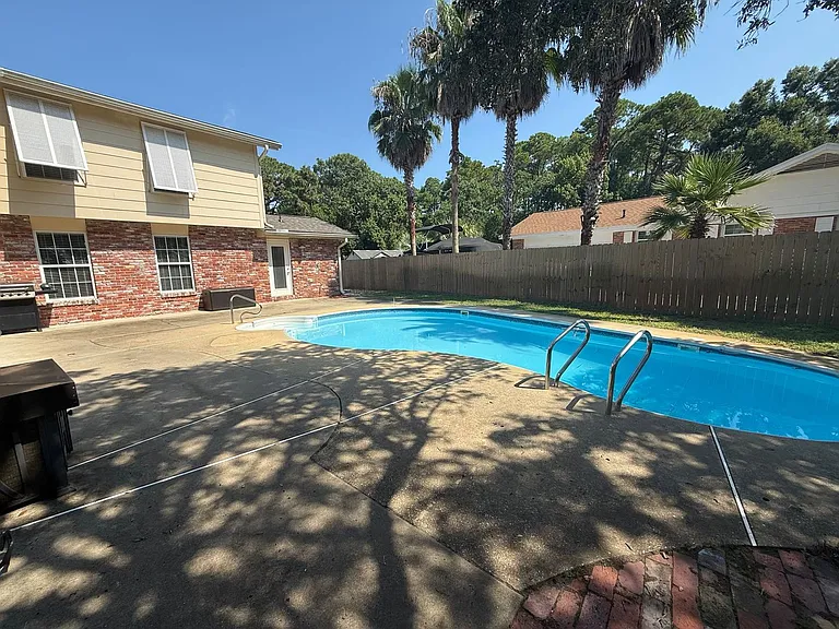 905 Poinciana Dr — Photo 38