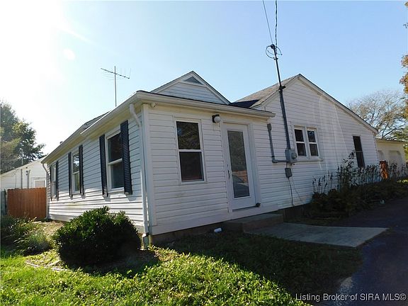 3rd image of 805 E State Road 60