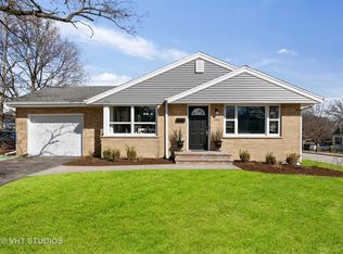 1044 Solfisburg Ave, Aurora, IL 60505