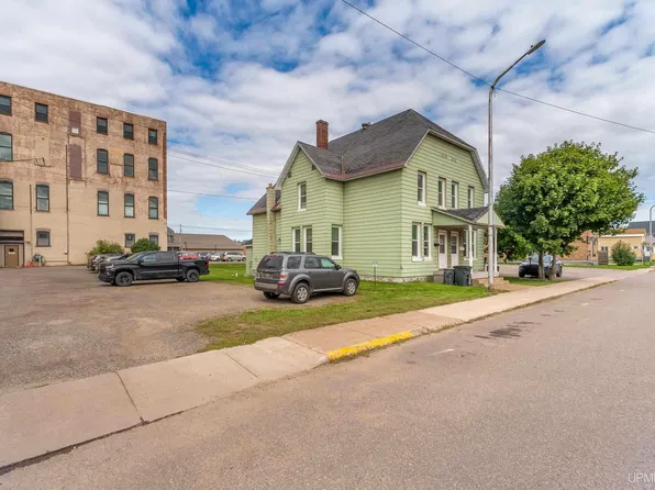 313-315 E Pearl St, Ishpeming, MI 49849