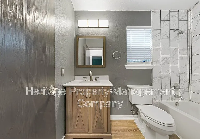719 Eagle Trl — Photo 24