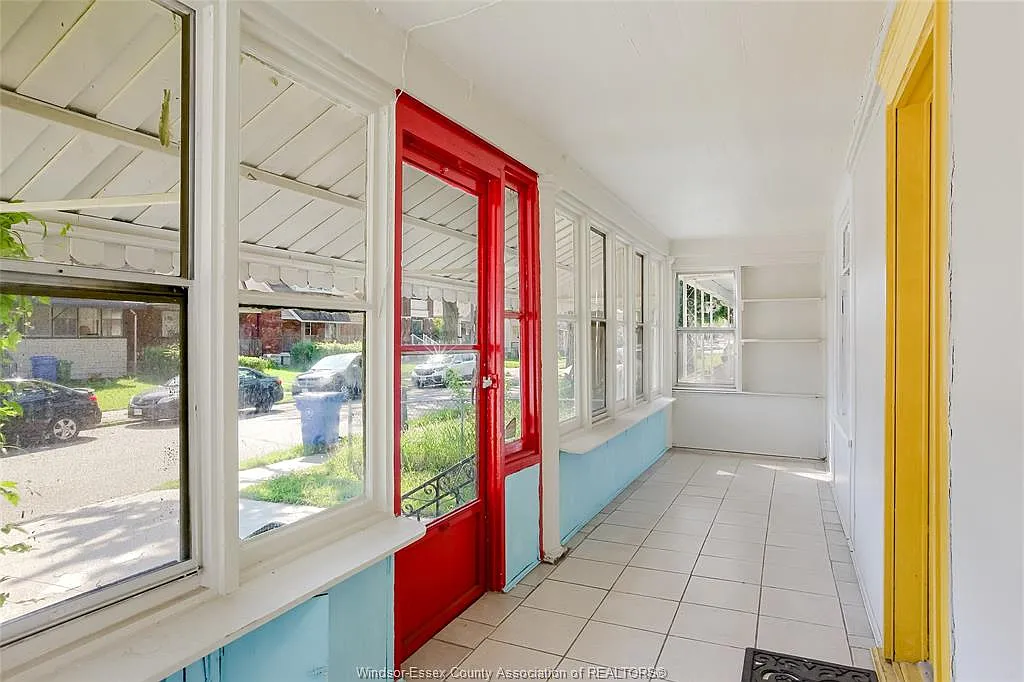 5 bed, 1.5 bath, $1,700 — Photo 2