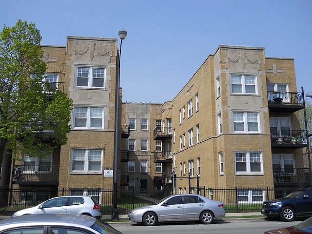 1st image of 2412 W Bryn Mawr Ave APT 2N