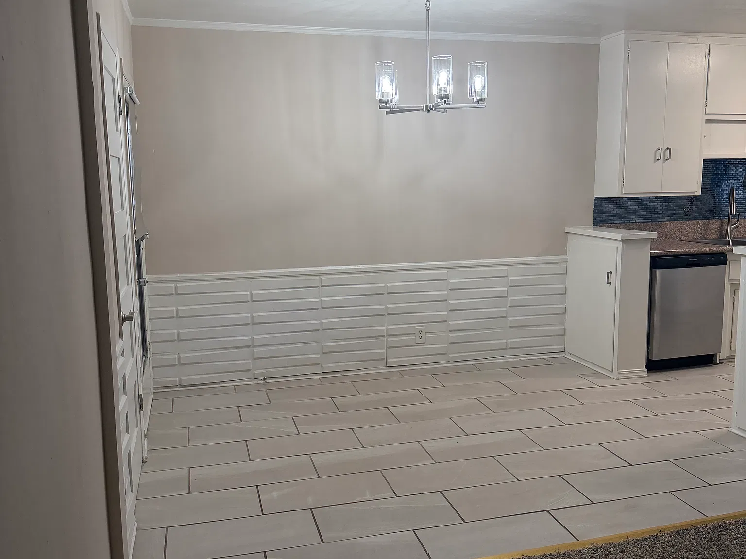 2 bed, 1300 sqft, $2,995 — Photo 3