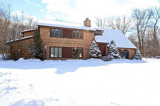 Sprawling colonial deceiving from the outside