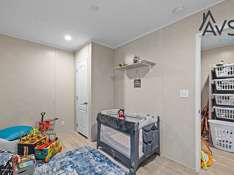 396 Volliedale Dr — Photo 13