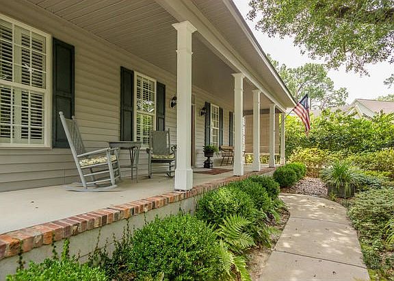3rd image of 188 Governors Ln NW