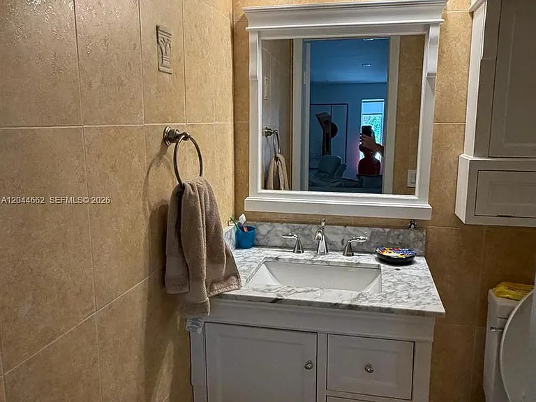 2401 SW 16th Ct — Photo 16