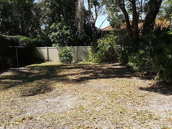 3rd image of 838 N Summerlin Ave