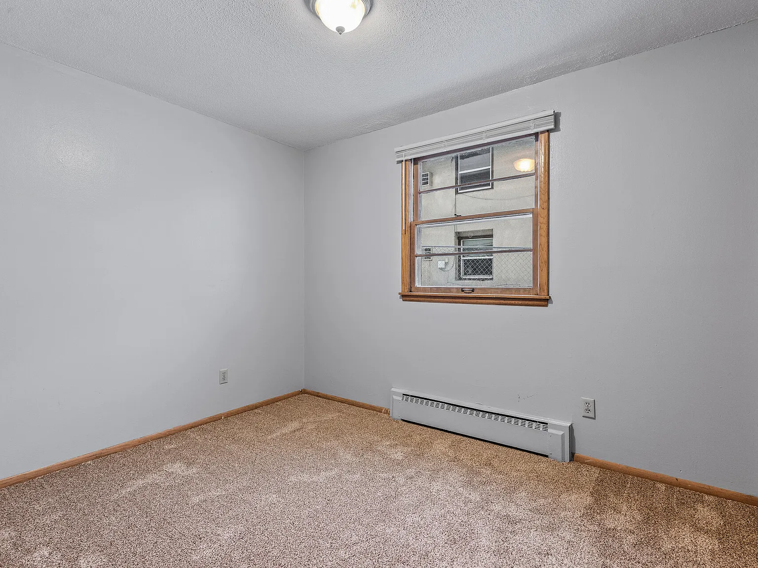 2 bed, 988 sqft, $1,150 — Photo 2