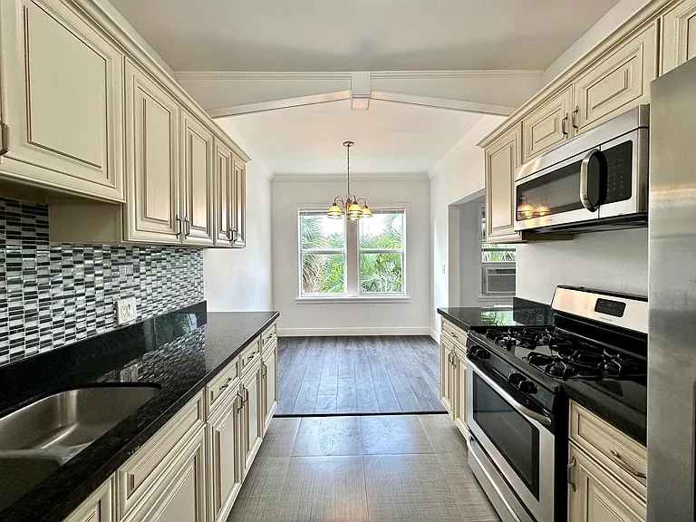 815 Upland Rd #6 — Photo 5