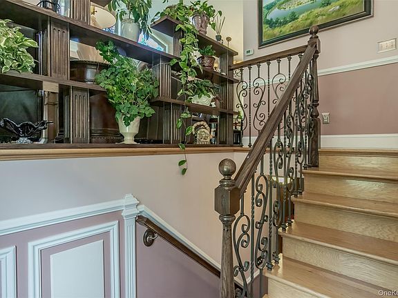 4th image of 300 Mountain Lodge Road