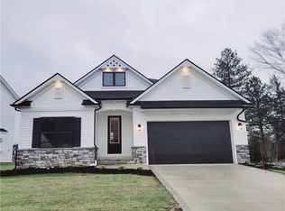 200 Windflower Dr, Chardon, OH 44024