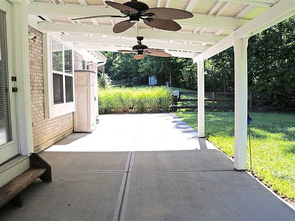 3rd image of 10817 Cypresswood Dr
