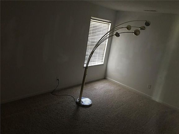 4th image of 10011 E Penrith Dr