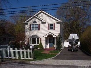 6 South Ave, Smithtown, NY 11787