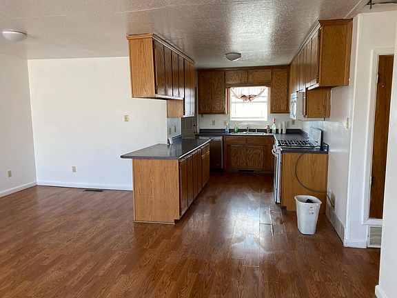 3rd image of 1633 Vassar Dr SE