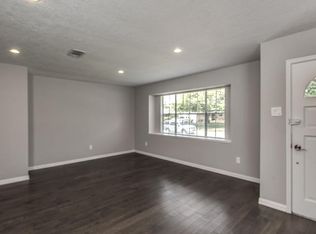 2207 Cedar St, Pearland, TX 77581