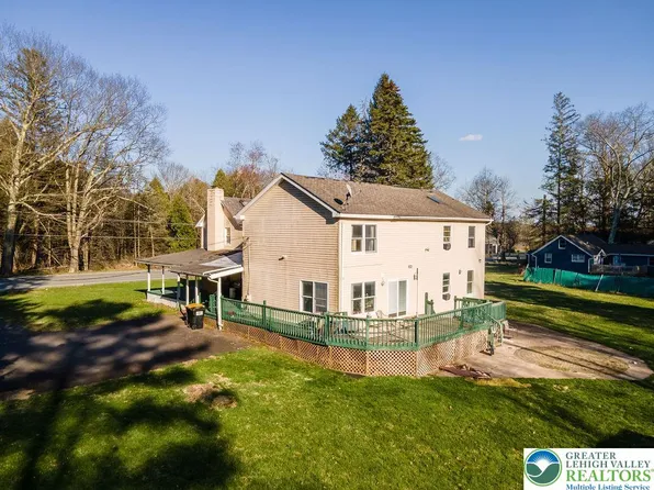 2882 Locust Ridge Rd, Pocono Lake, PA 18347