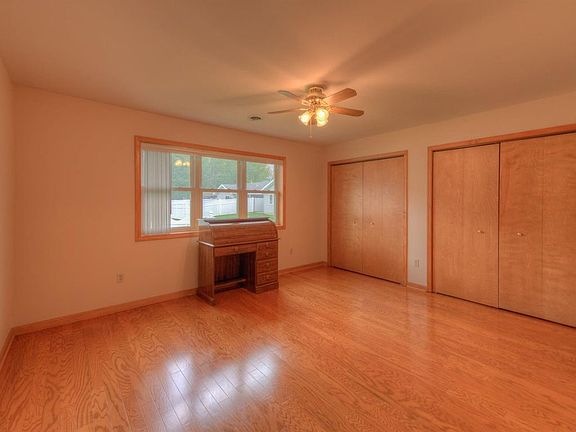 4th image of 8546 Orchard Ave