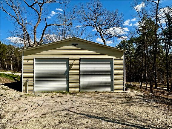 4th image of 18439 Farm Road 2300