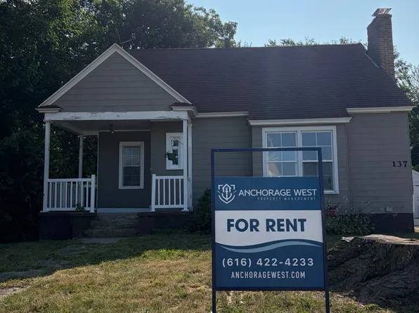 137 Highland Ave, Holland, MI 49423
