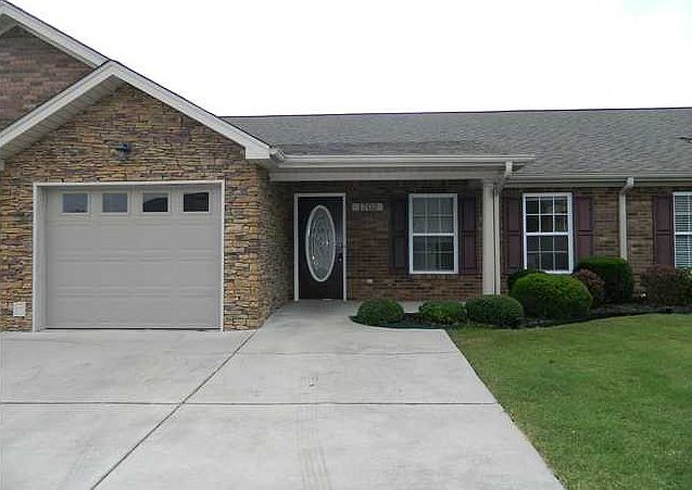 1st image of 902 Applebrook Dr