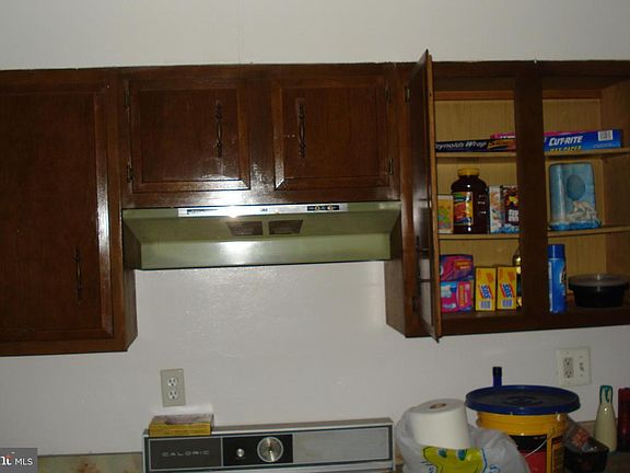 5th image of 424 E Cheltenham Ave