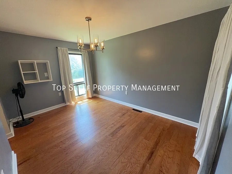 4 bed, 1600 sqft, $2,195 — Photo 4