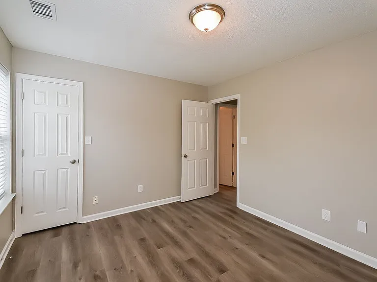 1376 Camrose Ct — Photo 15