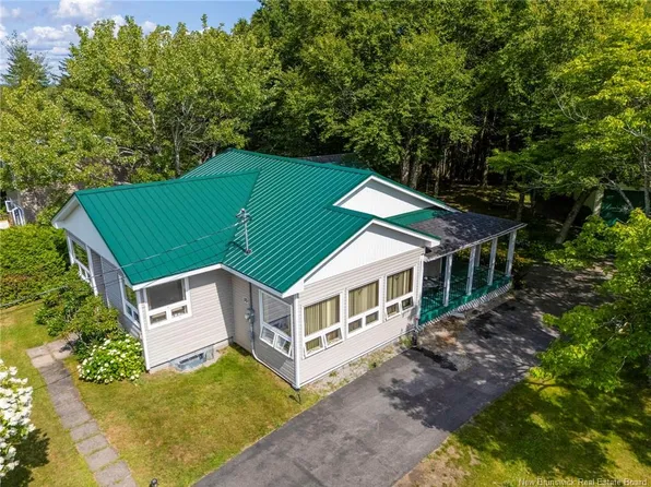 110 Evergreen Ave, Saint John, NB E2N 1H2