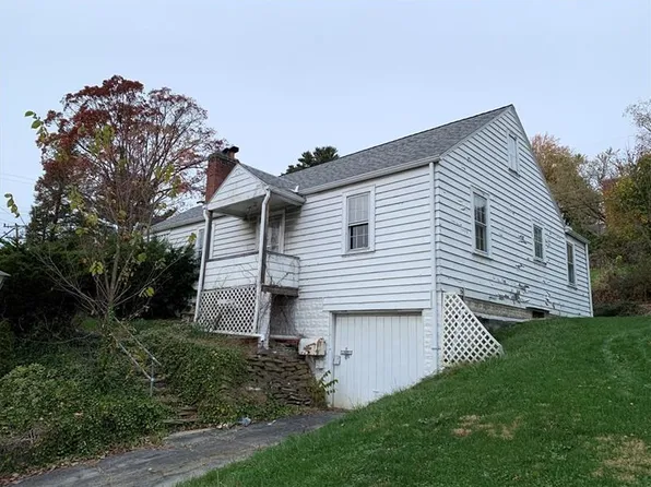 1605 Beryl Dr, Pittsburgh, PA 15227