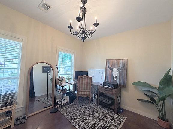 3rd image of 113 E Point Dr