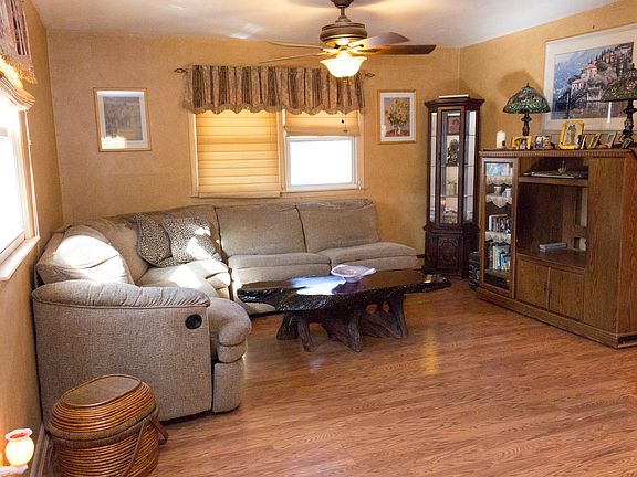 5th image of 422 Bernice Dr